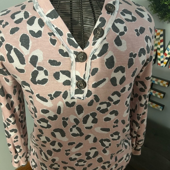 Hailey & Co - Picture 2 of 2